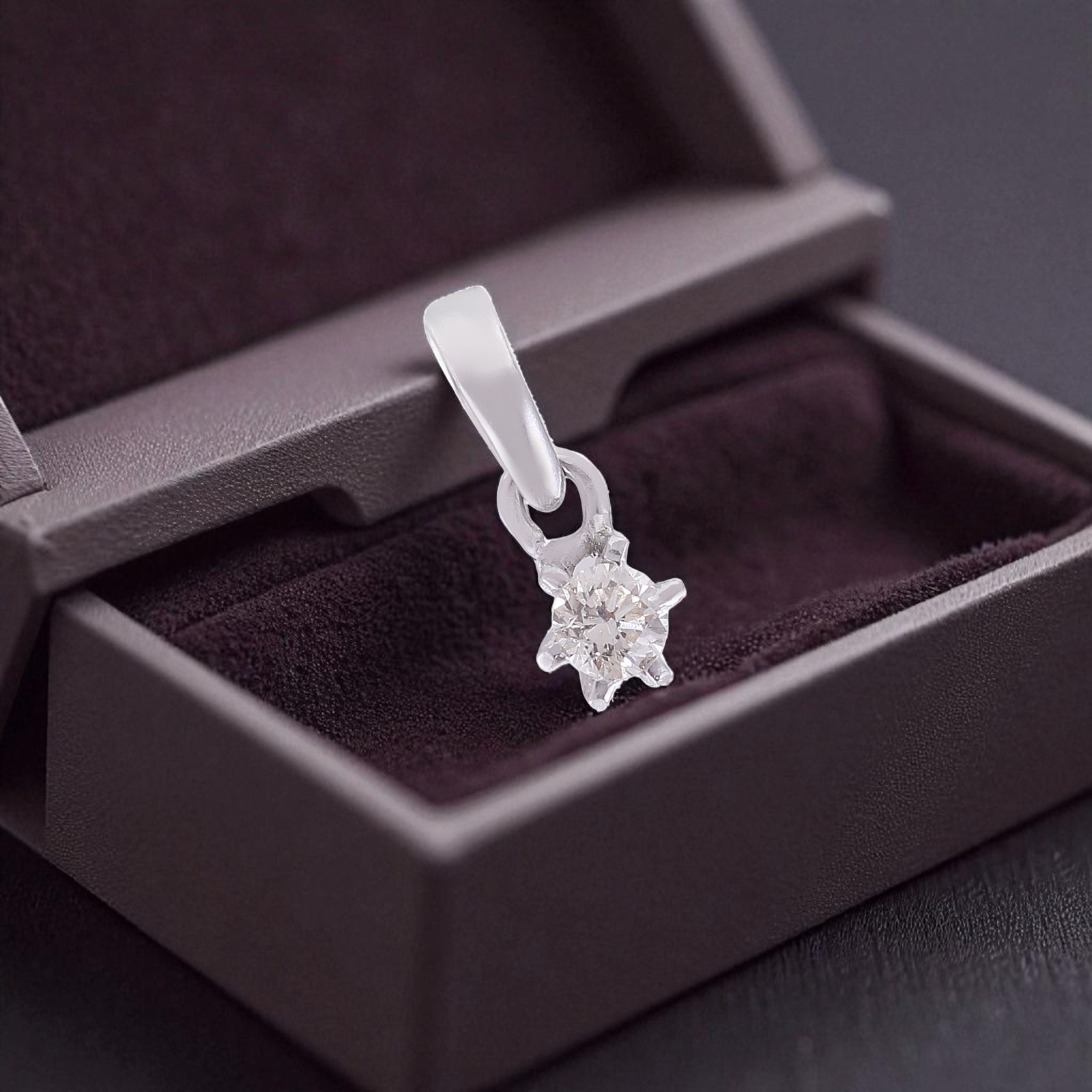 GIA-certified 0.75 cts F/VS1 natural diamond pendant earrings in 18K gold