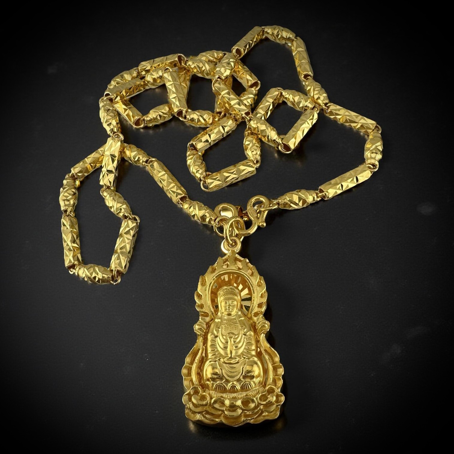 Excellent 24k Gold Seated Buddha Pendant Necklace Lukfook Jeweller 31.1 grams