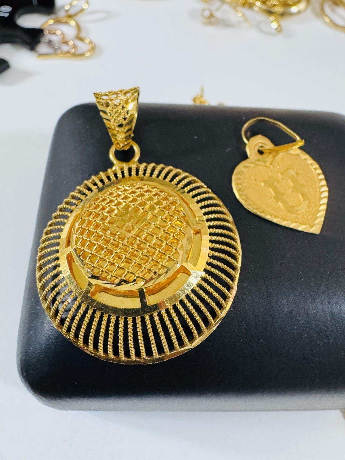 Rare 22K 916 Real Gold Two Set of Pendant U Heart & Round 5.2g