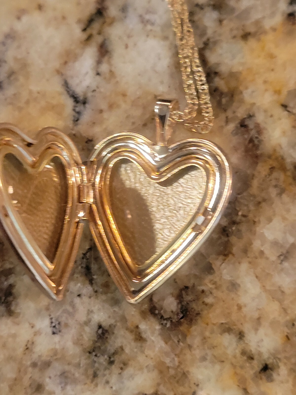 Krementz Princess Pride 14kt gold heart locket usa made nice gift