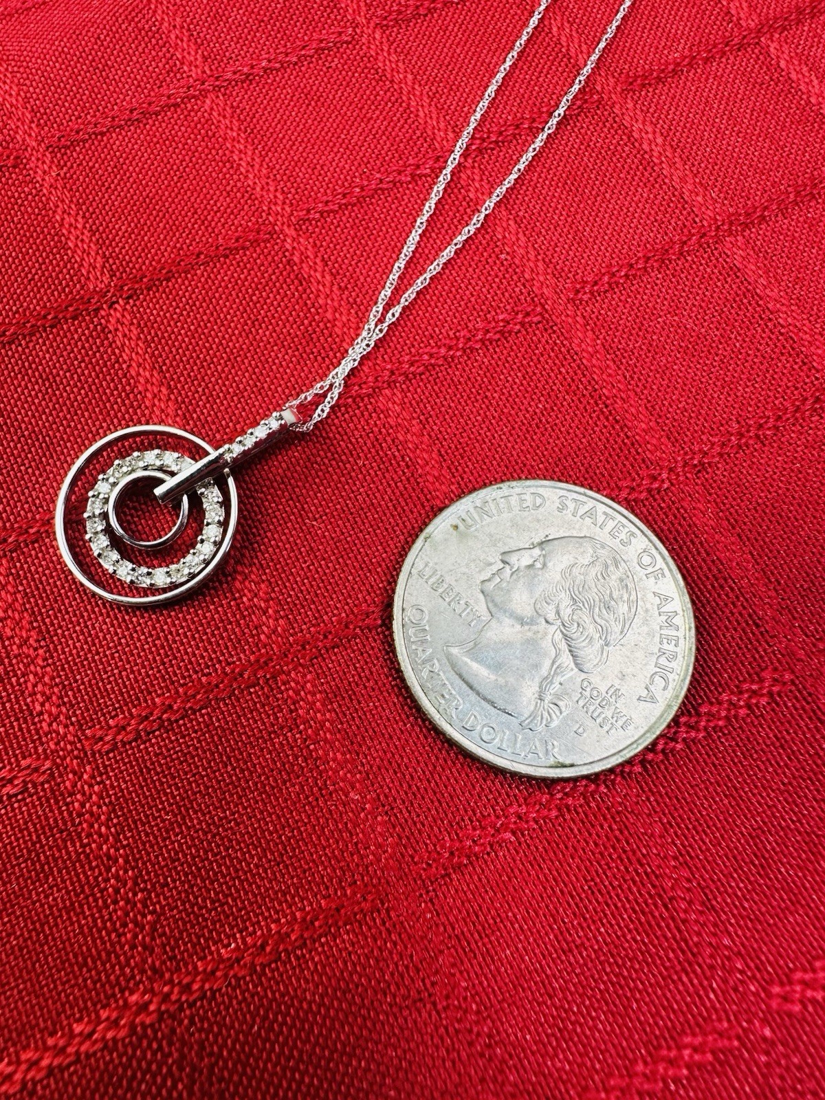 10K White Gold 2g Natural Diamond Double Circle Pendant Necklace NEW