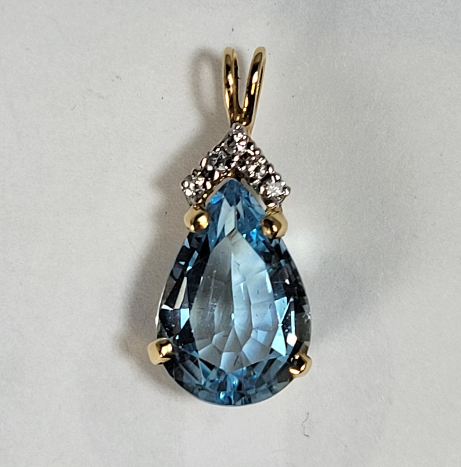 14k Yellow Gold Pendant/Blue Topaz Teardrop 5.75 CT/.25 TCW DM/3.1 Grams