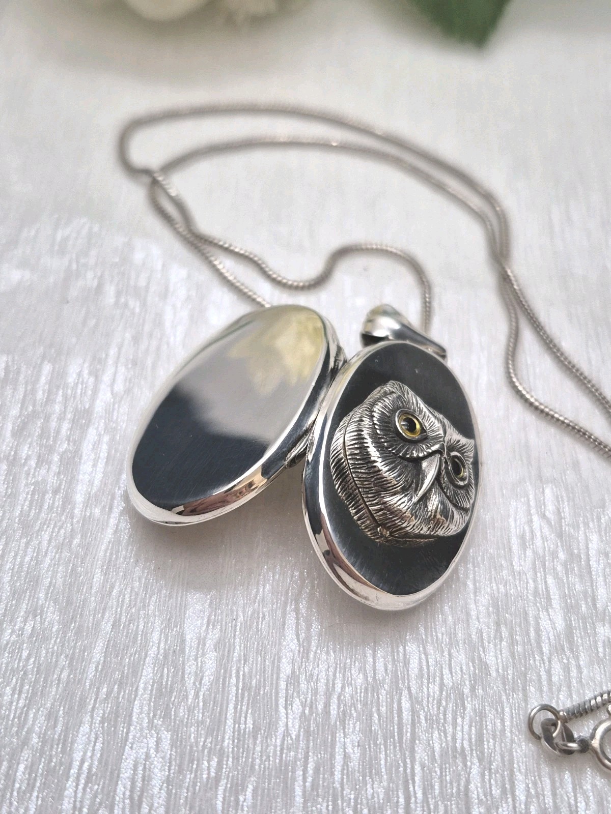 LOCKET – Sterling Silver Oval Photo Locket. Owl Design. Pendant and Chain.