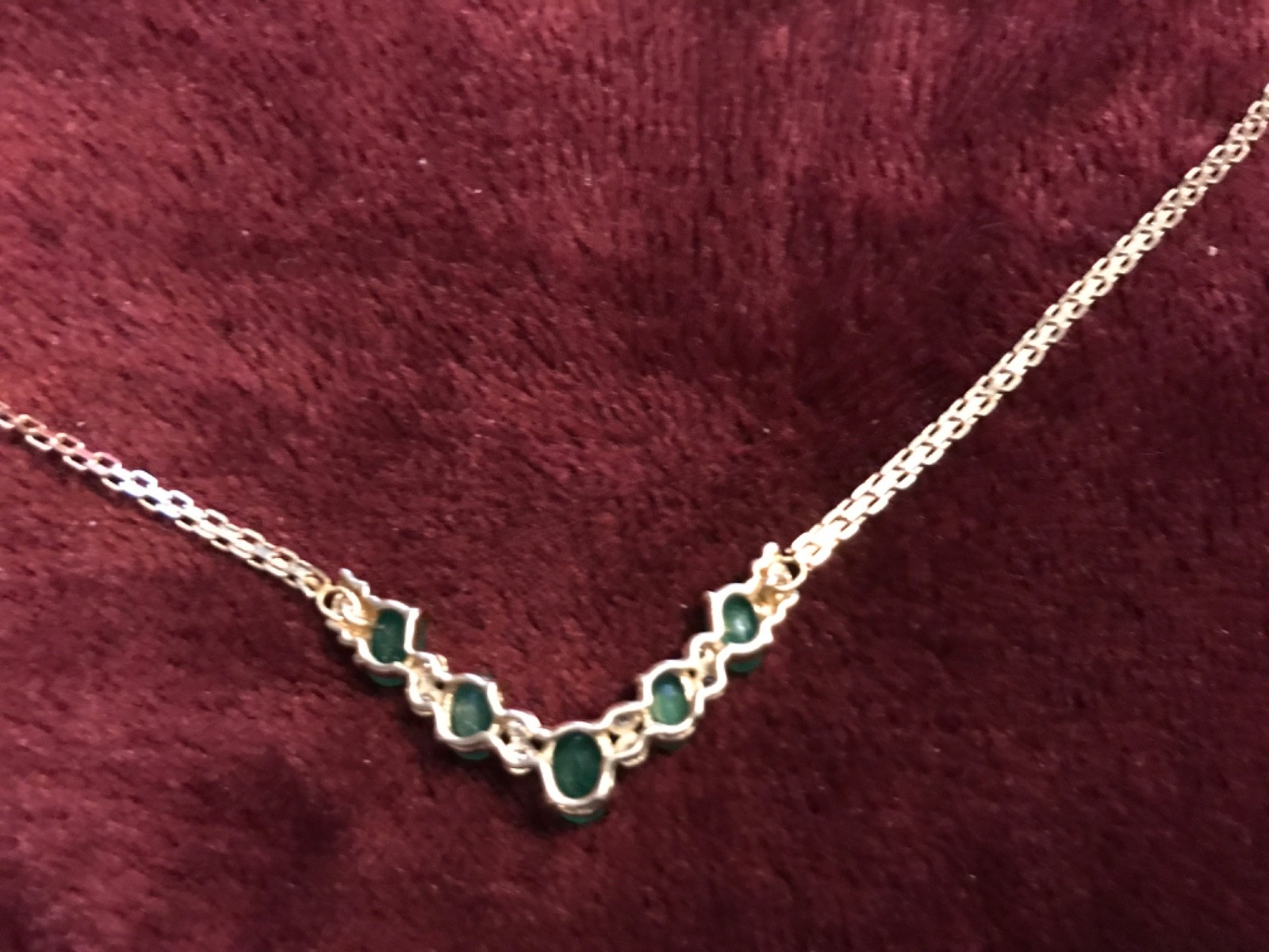 14K YELLOW GOLD GREEN GEMSTONE NECKLACE 18 INCHES 6.1 GRAMS