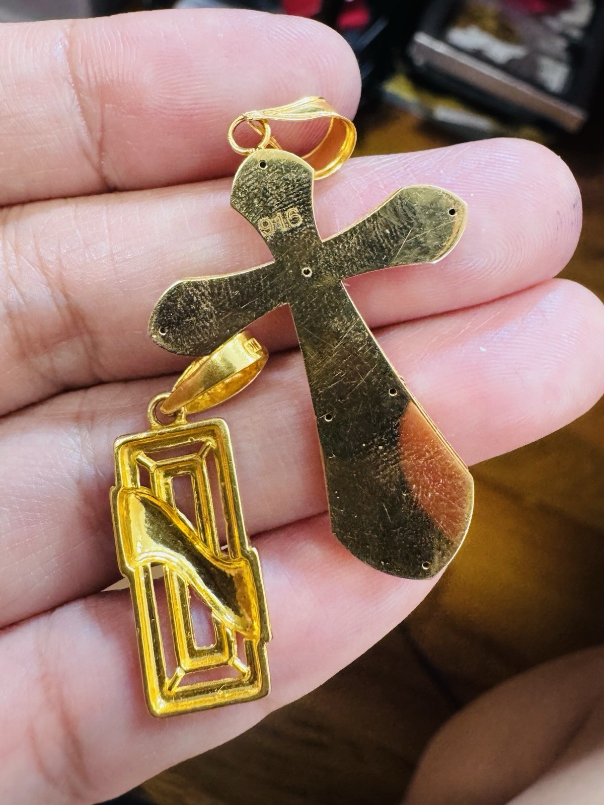 22K 916 22C Real Gold Two Set of Pendant 1 x Rectangle & 1x Cross 7.6g