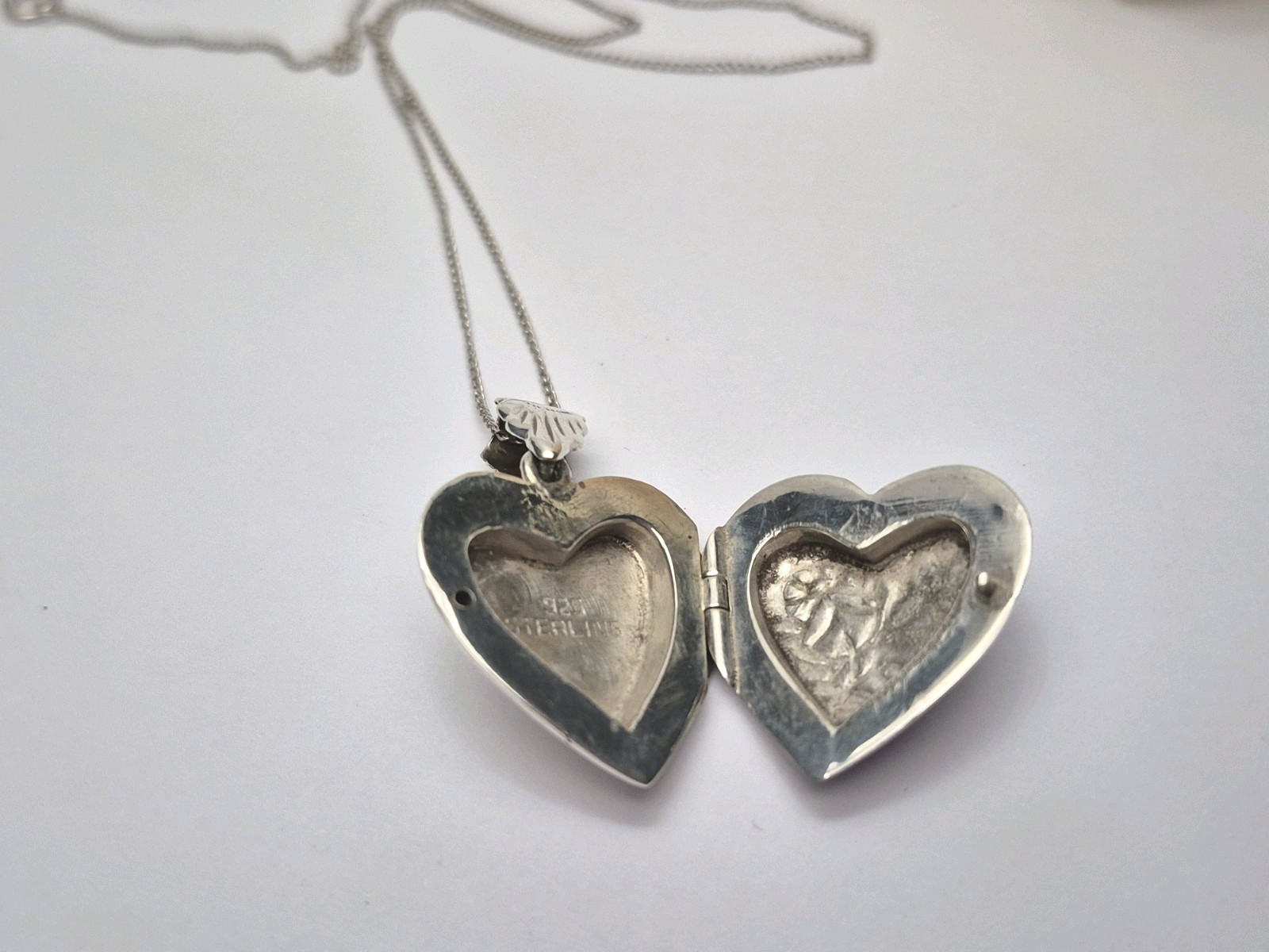 LOCKET – Sterling Silver and Enamel Heart Double Photo Locket Necklace /Chain.