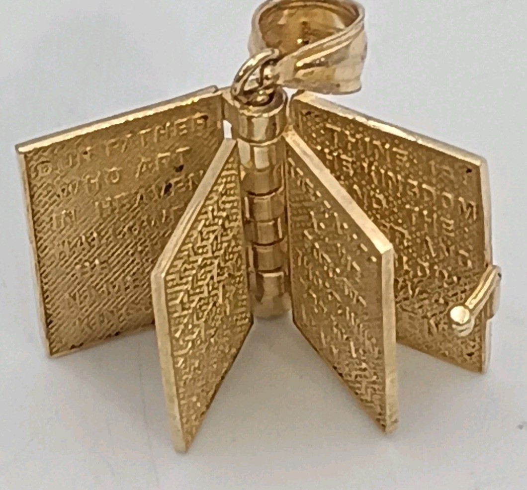 Solid 10K Yellow Gold Opening Pages Holy Bible with Lords Prayer Pendant 3.3gms