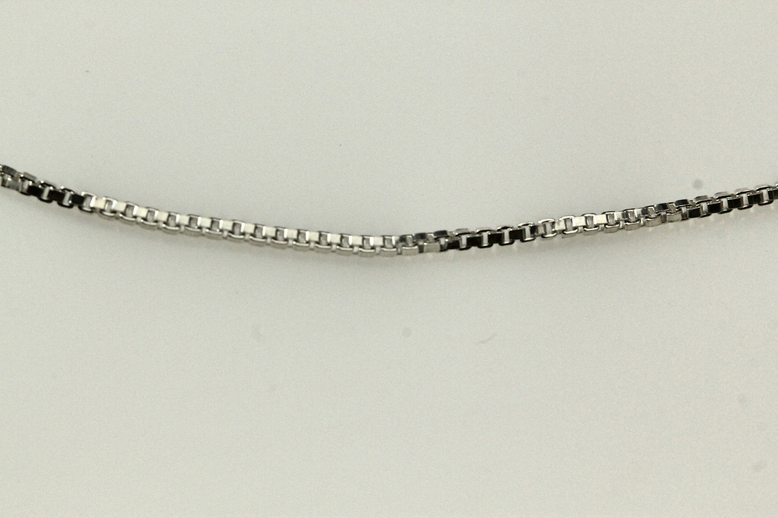 925 Sterling Silver 14″ Thin Box Chain 2.1 Grams (NEC4885)