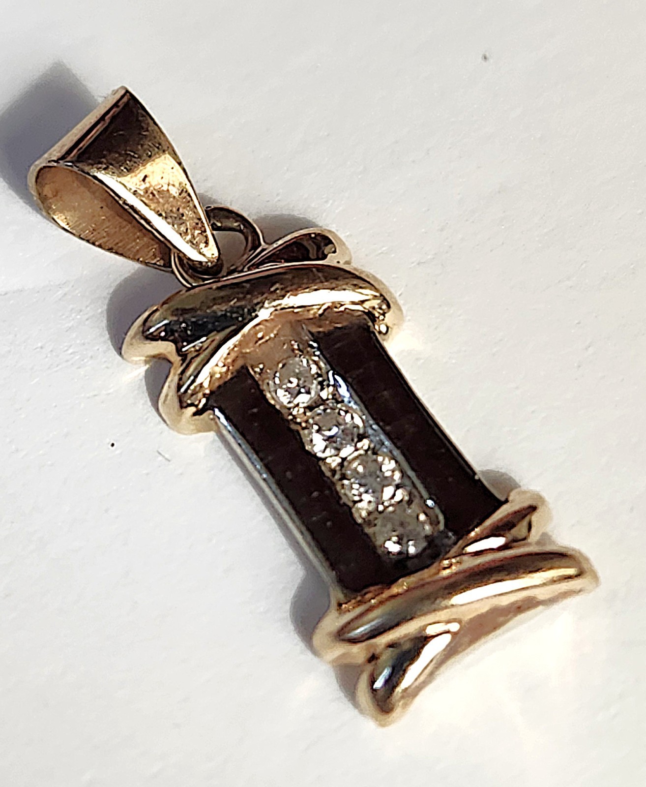 14K Yellow Gold Bar Design 0.15 TCW 4 Stone Prong Set Diamond Pendant