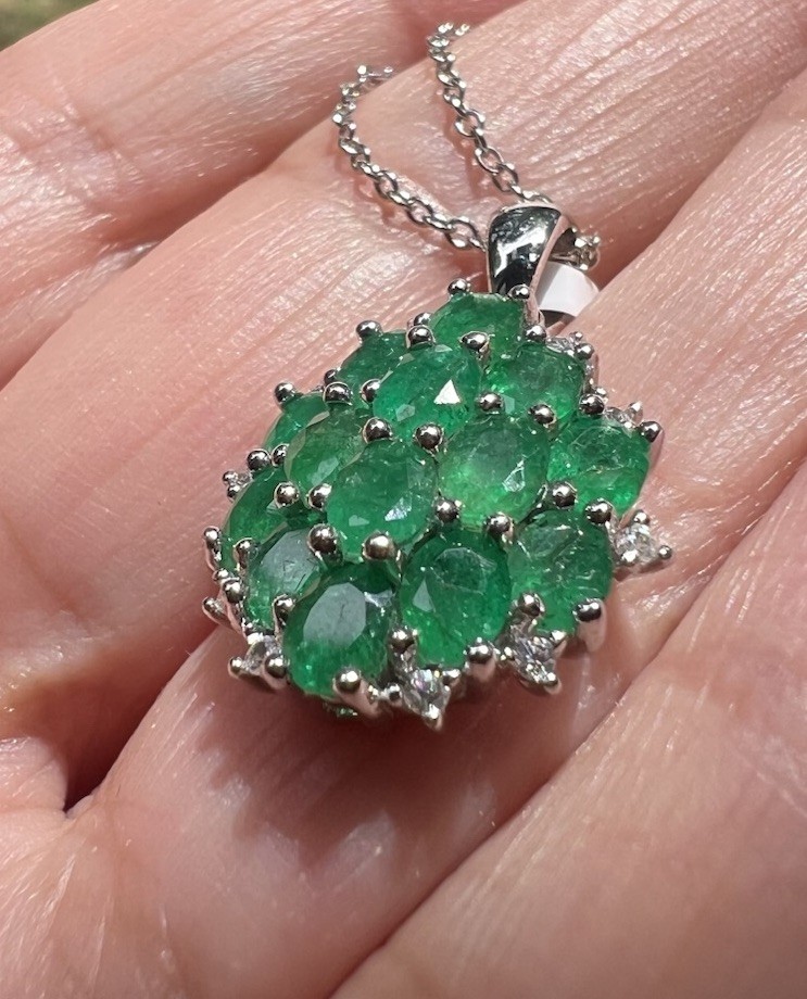 Genuine Natural Stunning Eye Clean Emerald 2.37ct Pendant With Chain Woman Gift