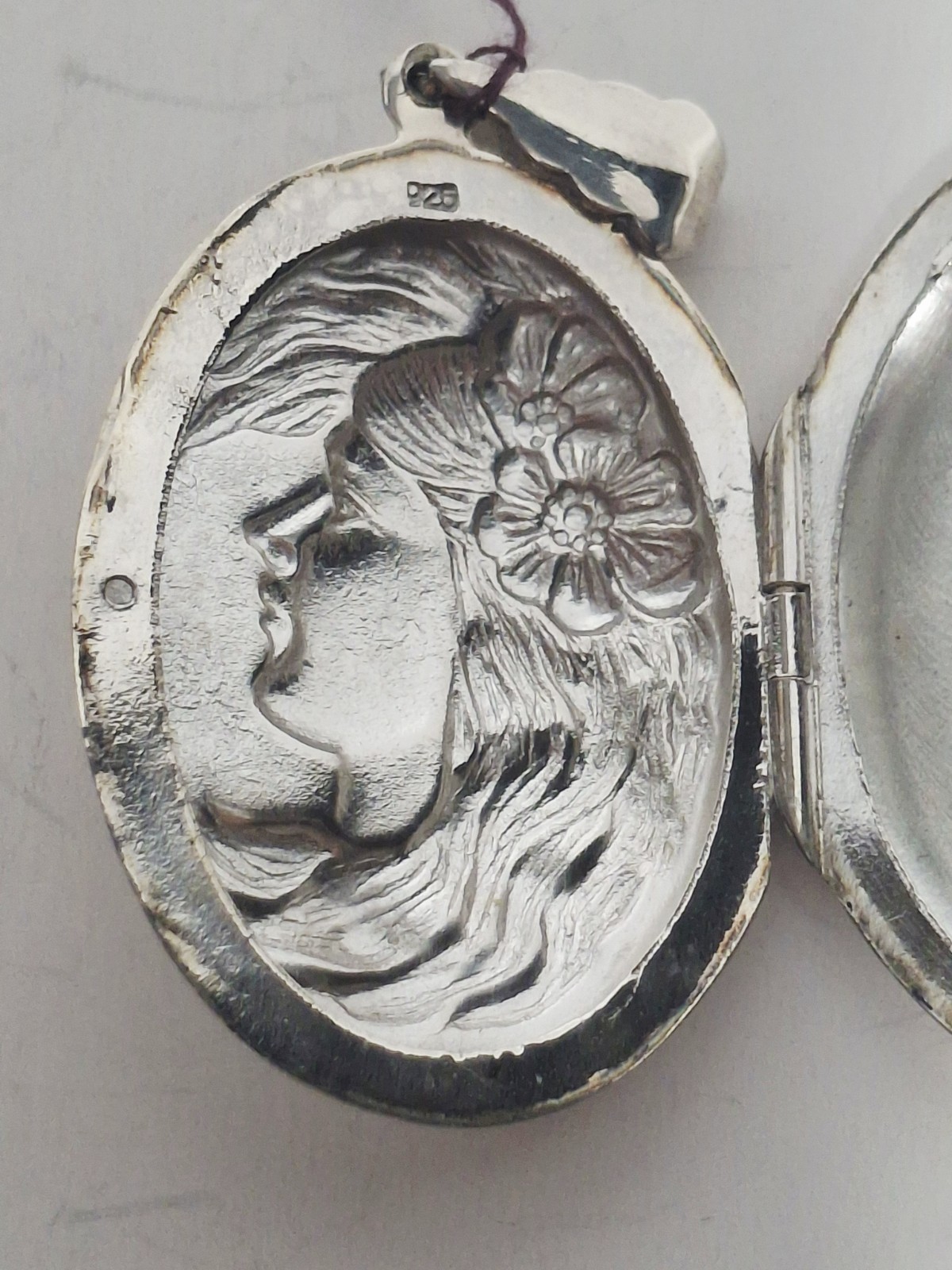 Sterling Silver Oval Locket Pendant Female Profile, Holds 1.5″ x 1″ Photos