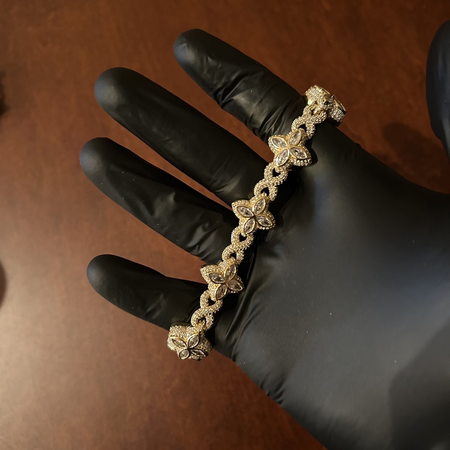 Gold Clover Moissanite Bracelet | VVS1 | 8 Inch