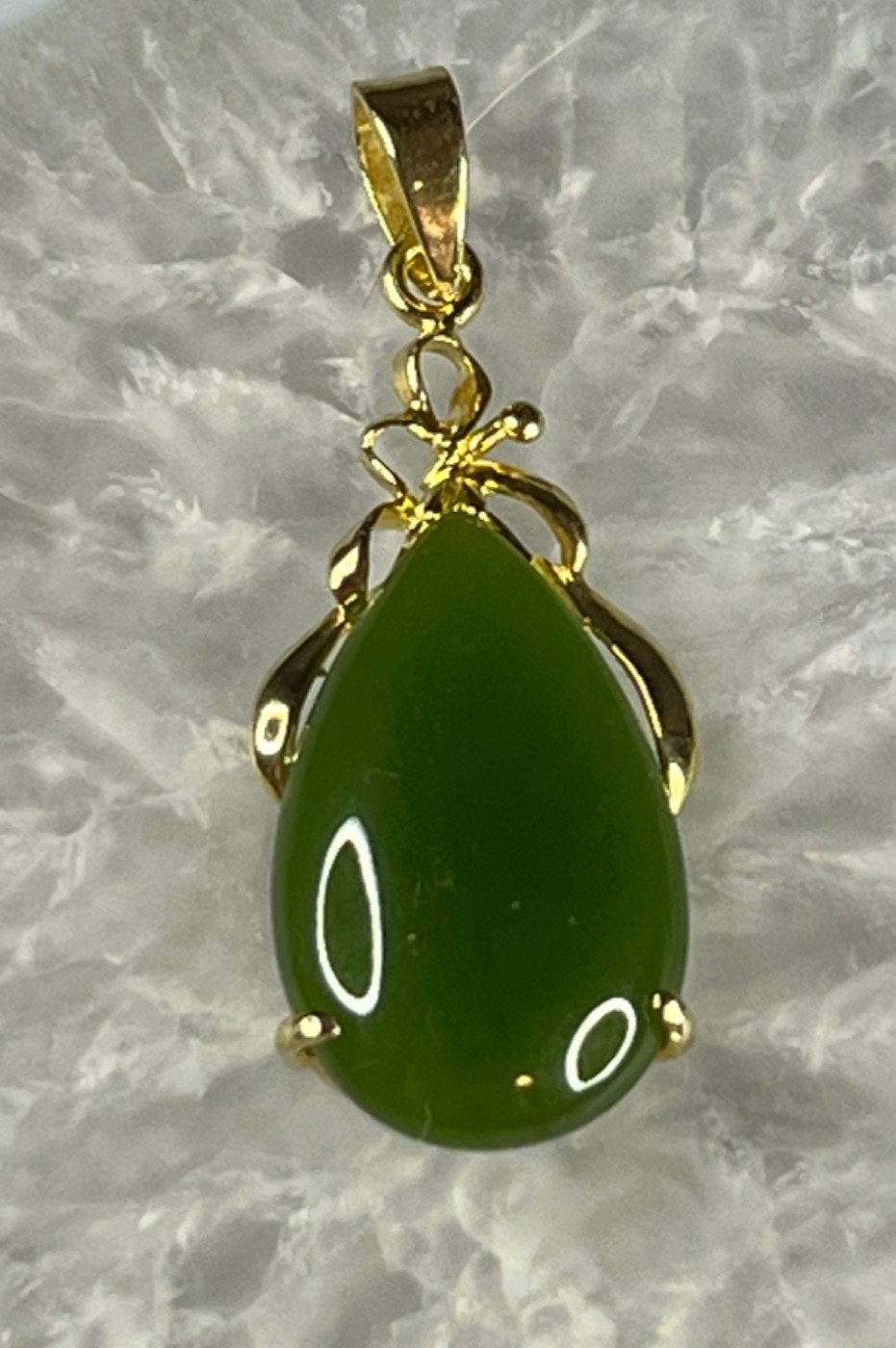 18K Yellow Gold Vintage Natural Green Nephrite Jade Teardrop Pendant Excellent C