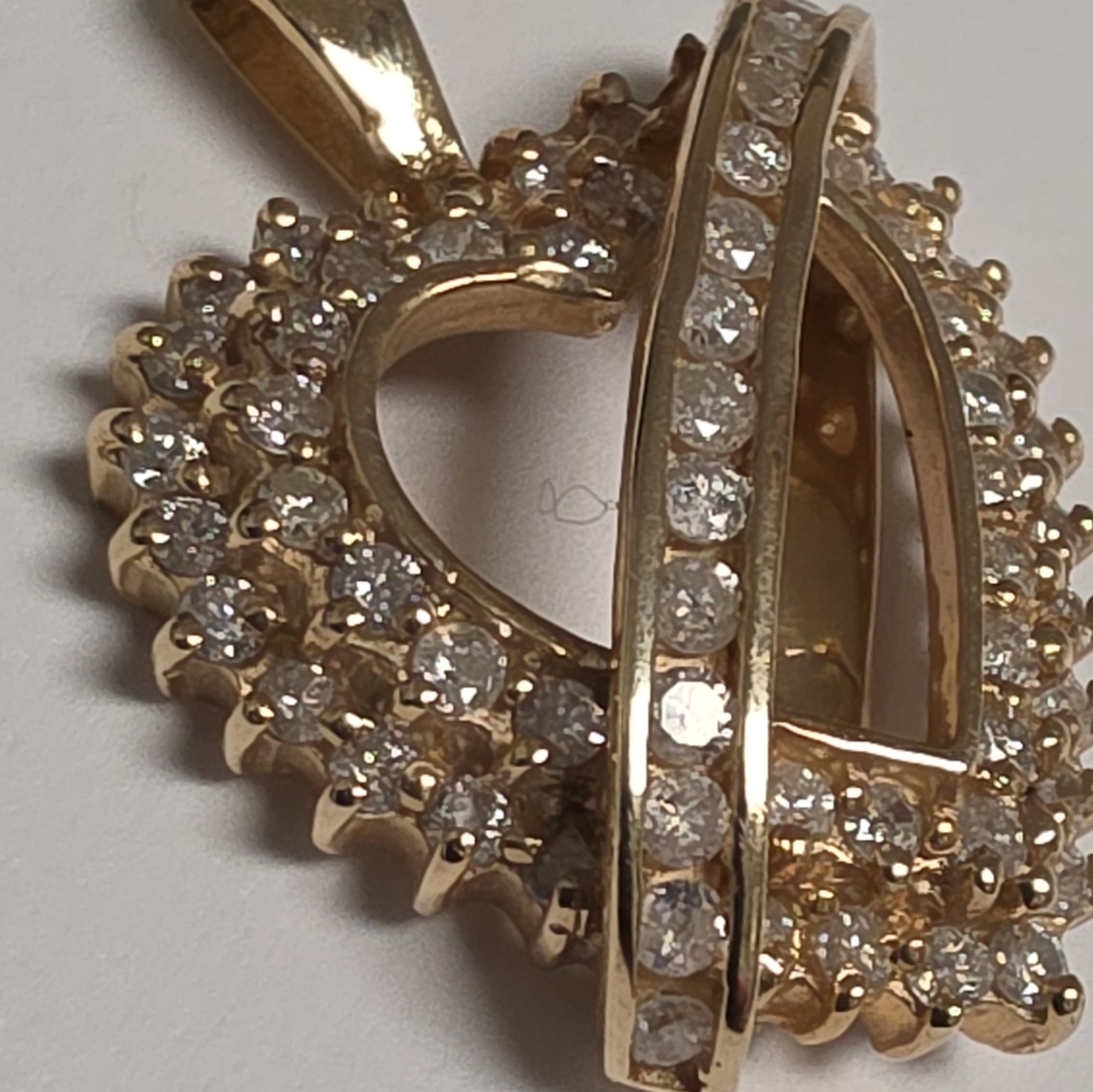 10k Yellow Gold Diamond Heart Pendant 4 grams