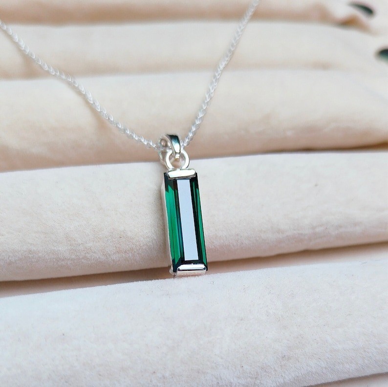Natural Teal Green Sapphire 18 Ct 925 Silver Pendant Certified Loose Gemstone