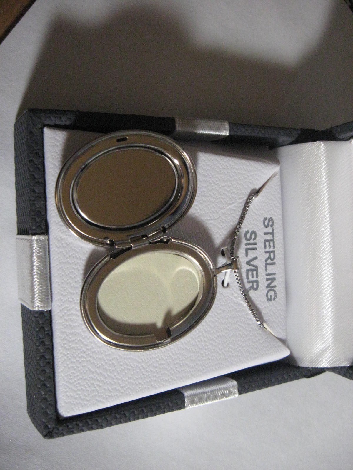 Sterling Silver SS Resin Angel Locket 18″ in original gift box with retail price