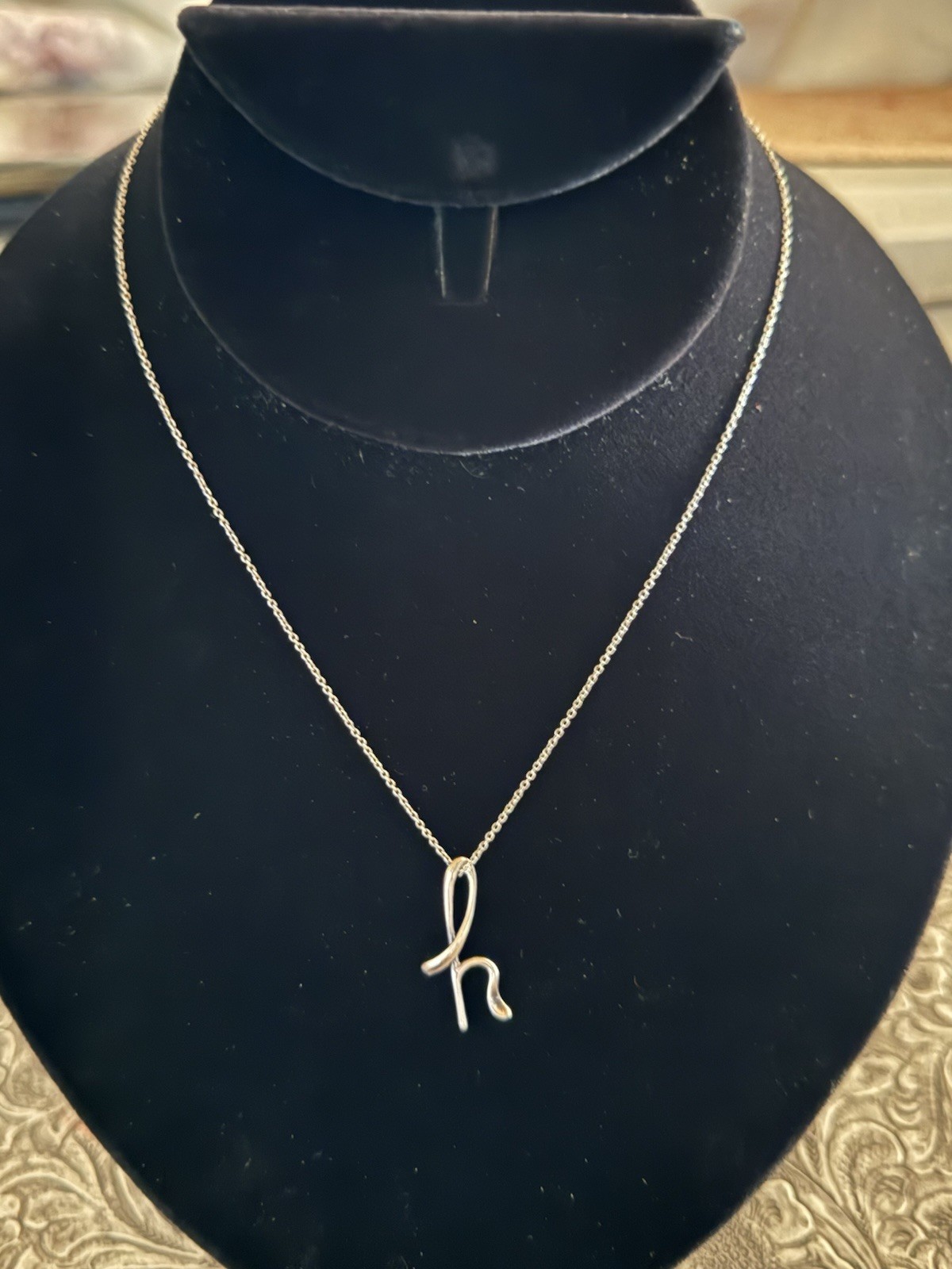 Tiffany & Co Sterling Triple Loops Necklace 5gr. Very Good condition, please s