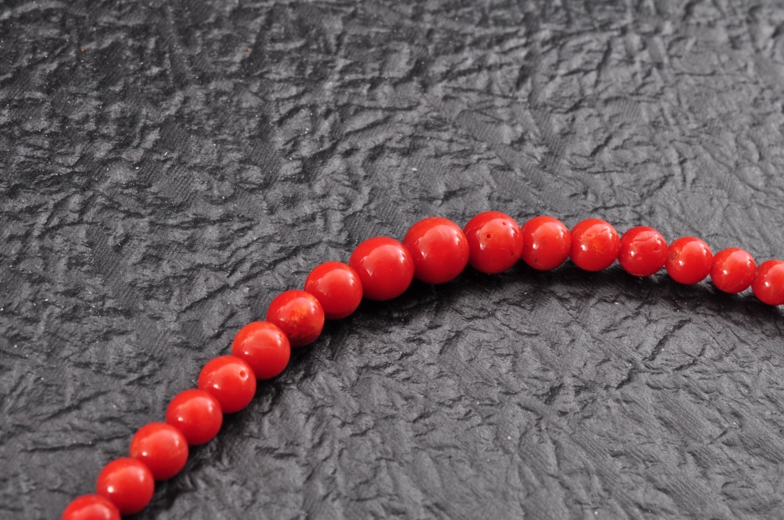 925 silver clasp, red coral undyed Rosary-style necklace (67.5ct) Certification.