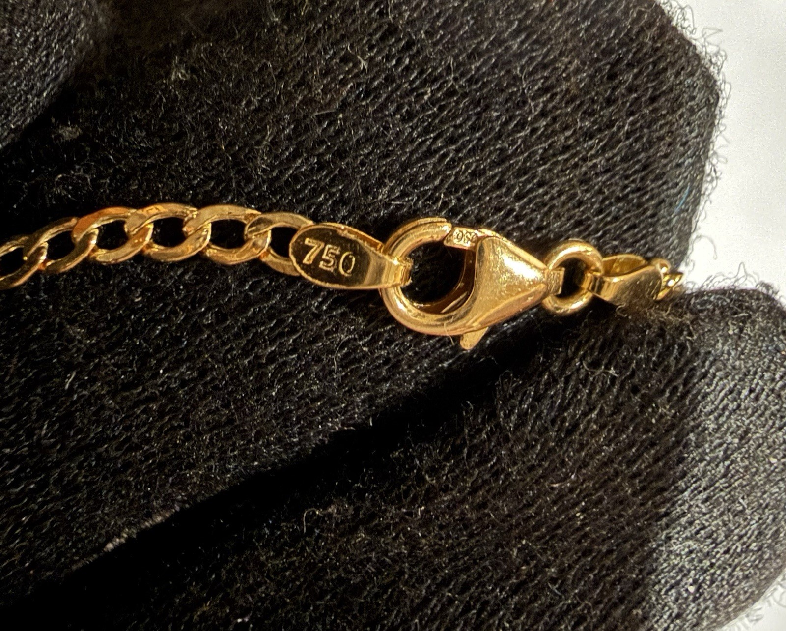 Real 18K Saudi Yellow Gold Cuban Link Chain Unisex Necklace Size 18 Inches