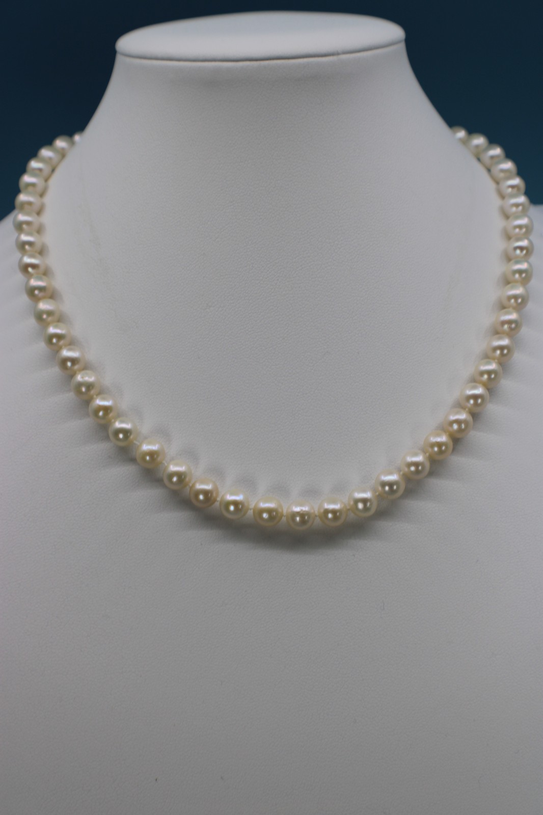 MACYS 18″ PEARL NECKLACE 7.5-8.5 MM PEARLS NEVER WORN WITH TAG