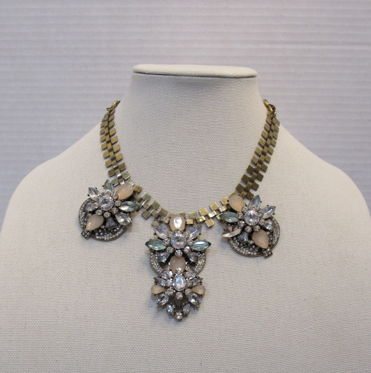 Bold Large Statement Necklace Sparkle Old Money Maximalist Loud Fashion Regal