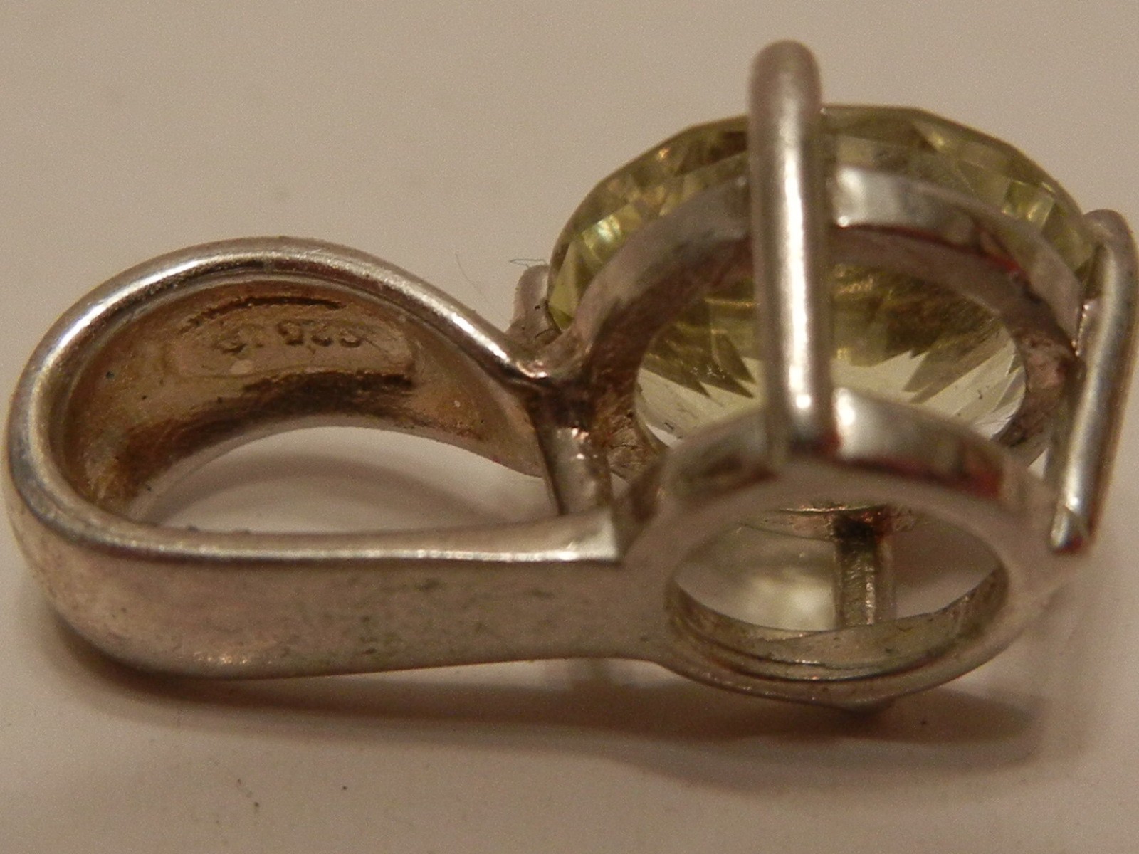 Sterling Silver Limon Quartz Pendant Round Prong Set Stone Lime Yellow 2 Carats