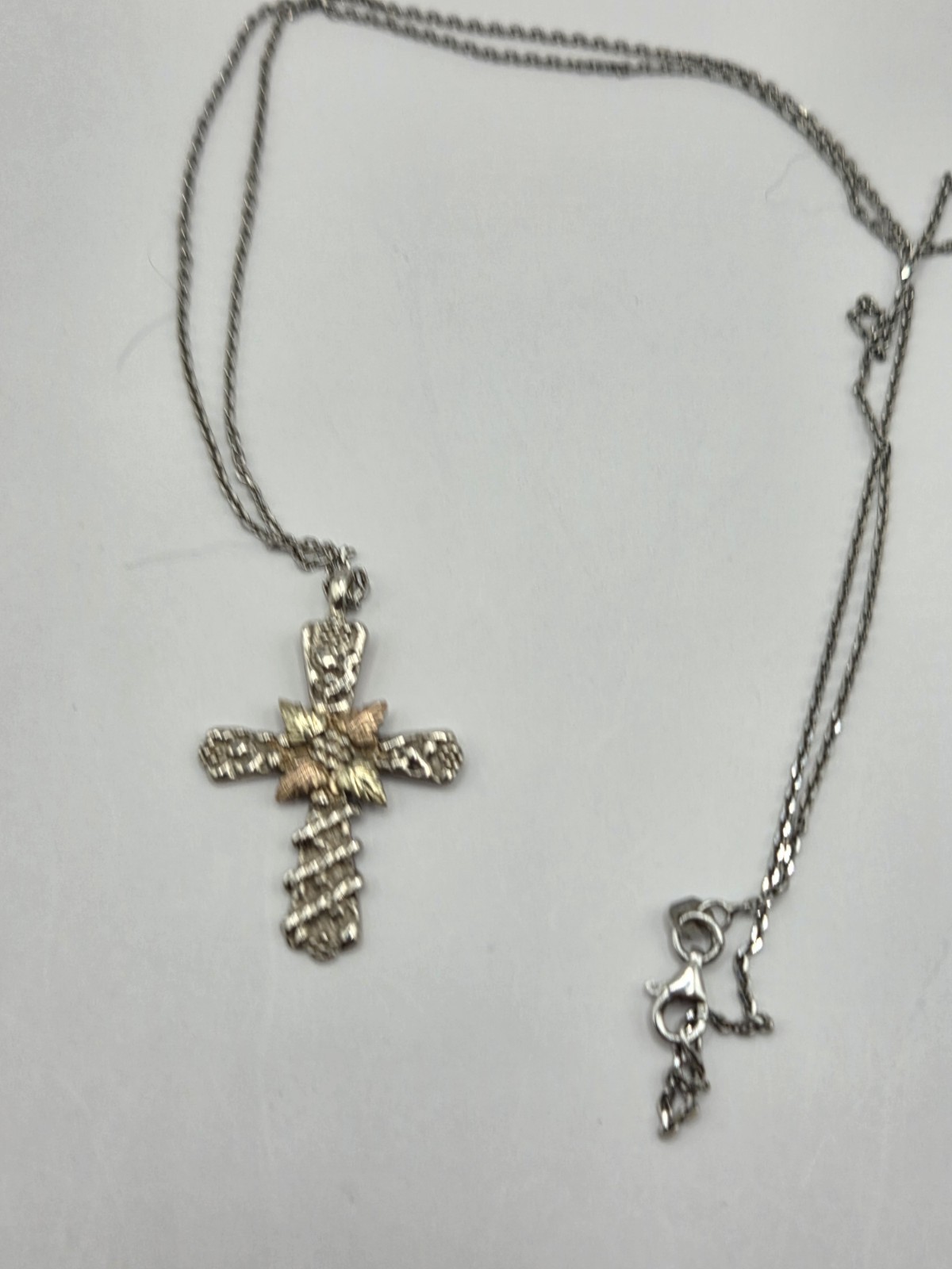 925 Sterling Silver Cross Pendant Necklace With 10k Leaves