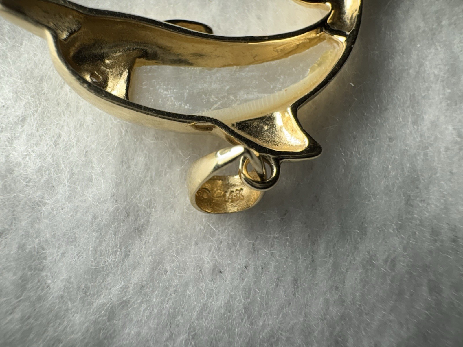 14k Yellow Gold Dolphin Pendant Mop Diamond Eye Marine/Ocean 2 Grams Stamped 14k
