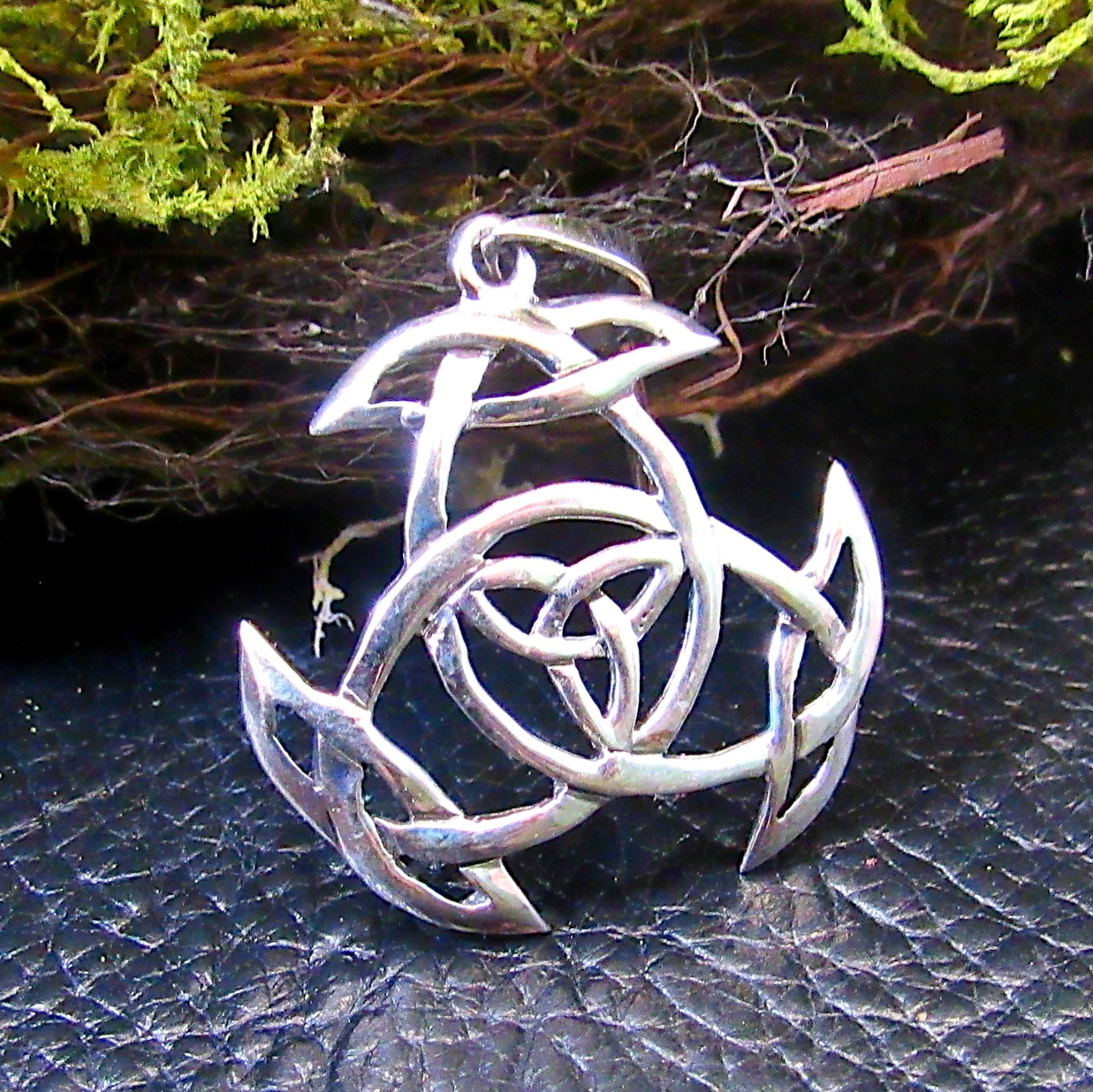 Solid 925 Sterling Silver Celtic Trinity Knot Triquetra Viking Shield Pendant