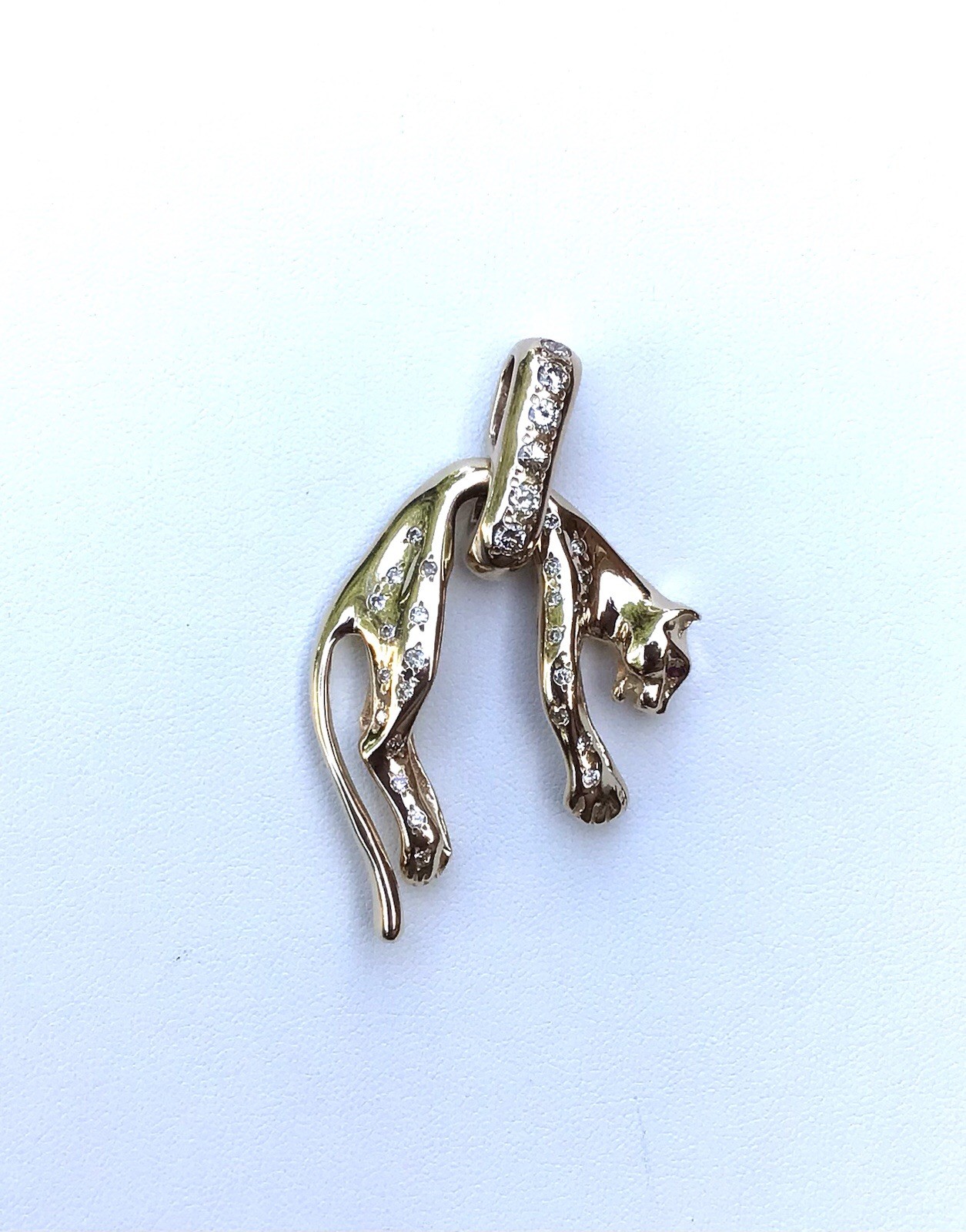 14K YG Hanging Panther Diamond Pendant
