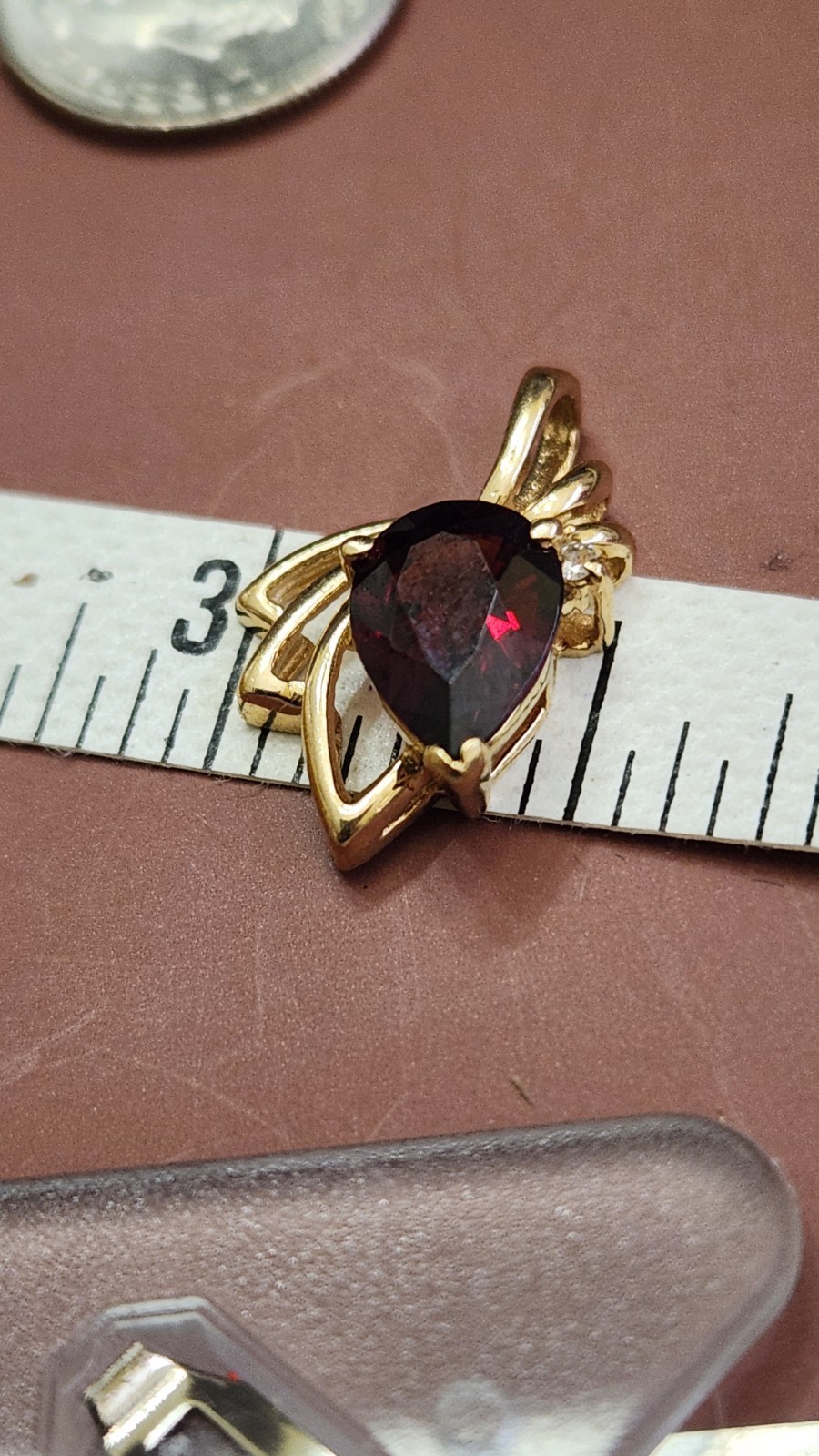 Vintage 14k Gold Pear Shape Garnet Pendant 2grams