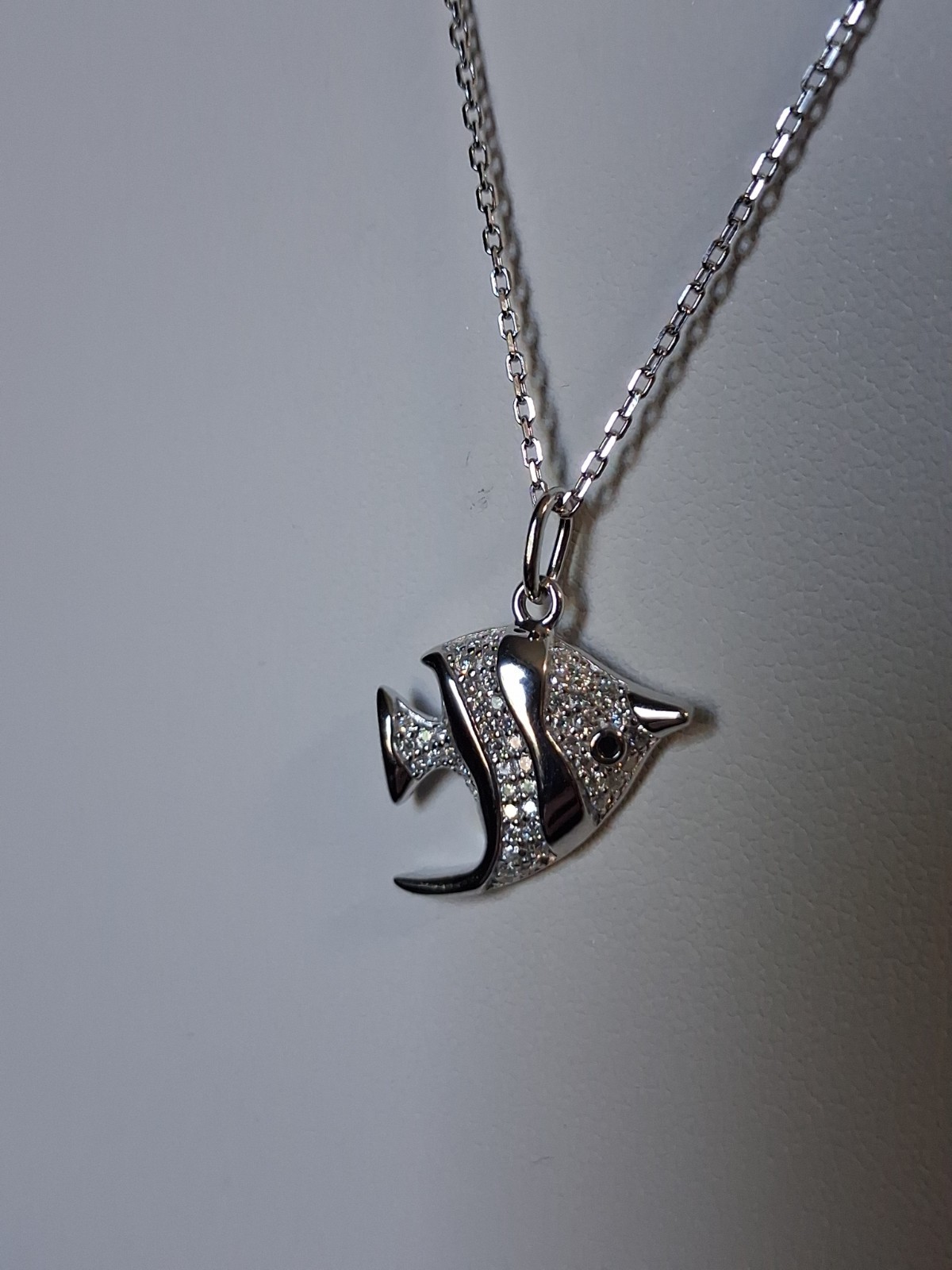 1.50 CTW Moissanite Angelfish Pendant Necklace 925 Sterling Silver 16”-18” Chain