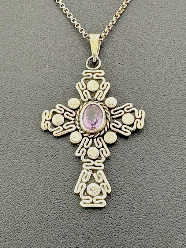 VINTAGE 925 STERLING SILVER 7X5.5MM OVAL AMETHYST UNISEX CROSS NECKLACE 24″ 3687