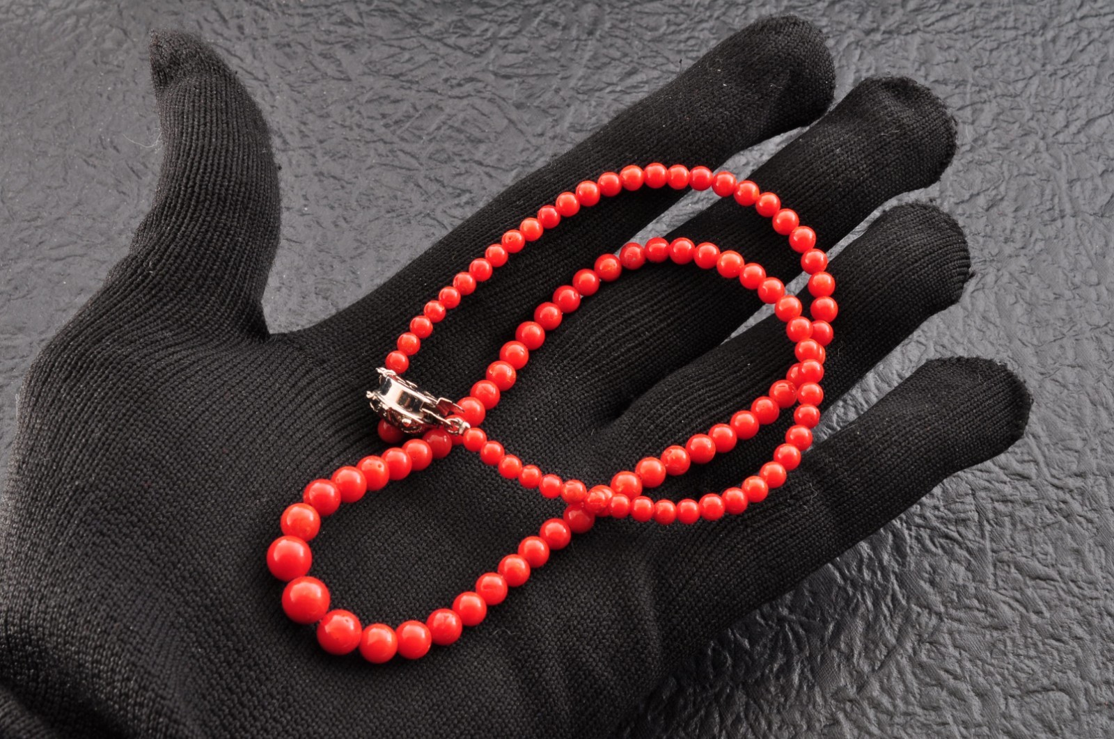 925 silver clasp, red coral undyed Rosary-style necklace (67.5ct) Certification.