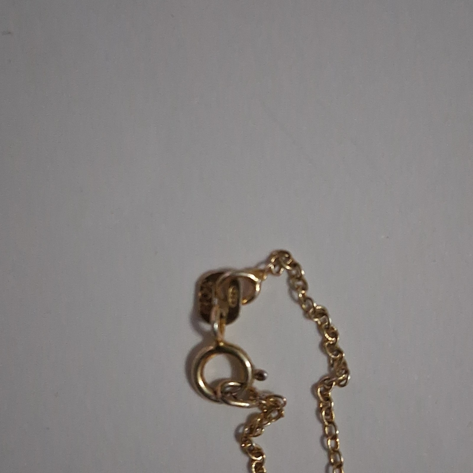 10K Yellow Gold Teardrop Charm Pendant Necklace Cable Chain Spring Ring Signed