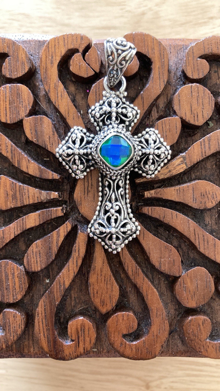 Sarda Rainbow Peridot Cross Pendant
