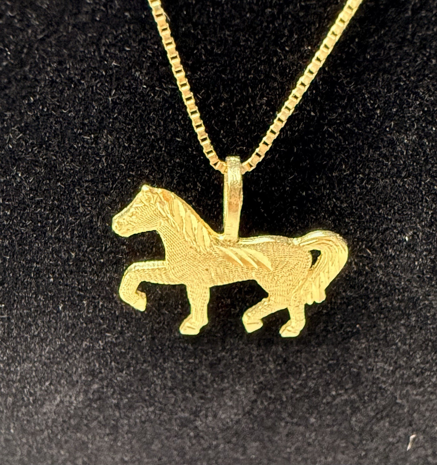 Vintage Solid 14k Yellow Gold Horse Pendant Necklace 2 Grams Equestrian Italy