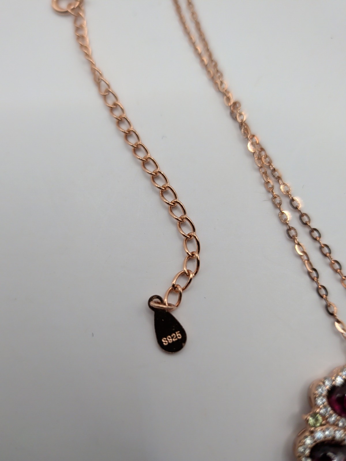 Clover Shaped Natural Garnet Sterling Silver Pendant With Rose Gold Plating And