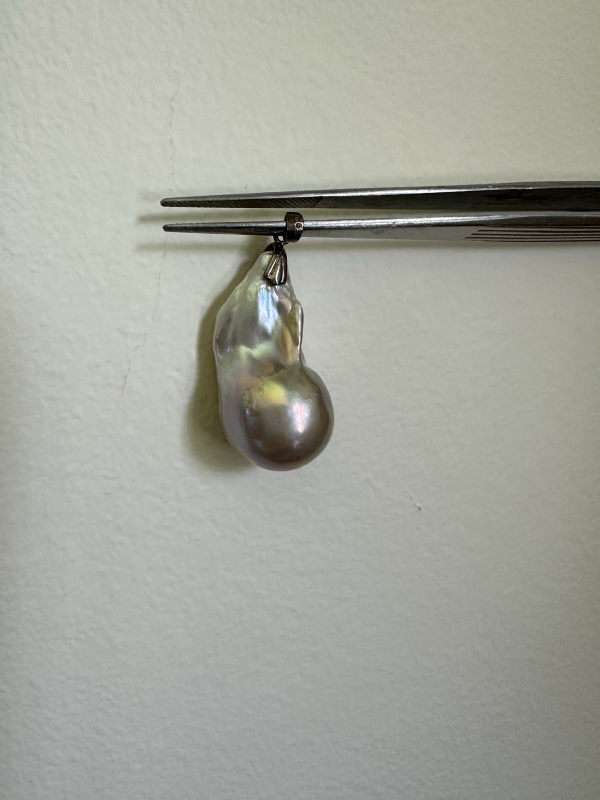 16mm freshwater baroque pearl pendant lavender and pink iridescence 925S