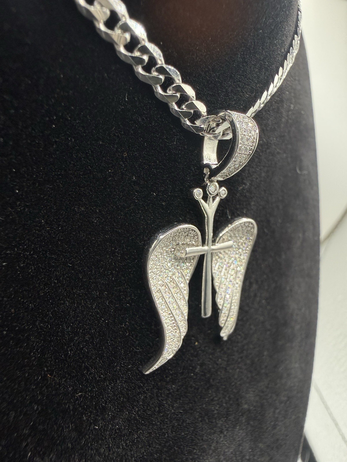 20” 4mm Flat Cuban Rhodium 925 With Vvsd Moissanite 925 Angel Wing Pendant