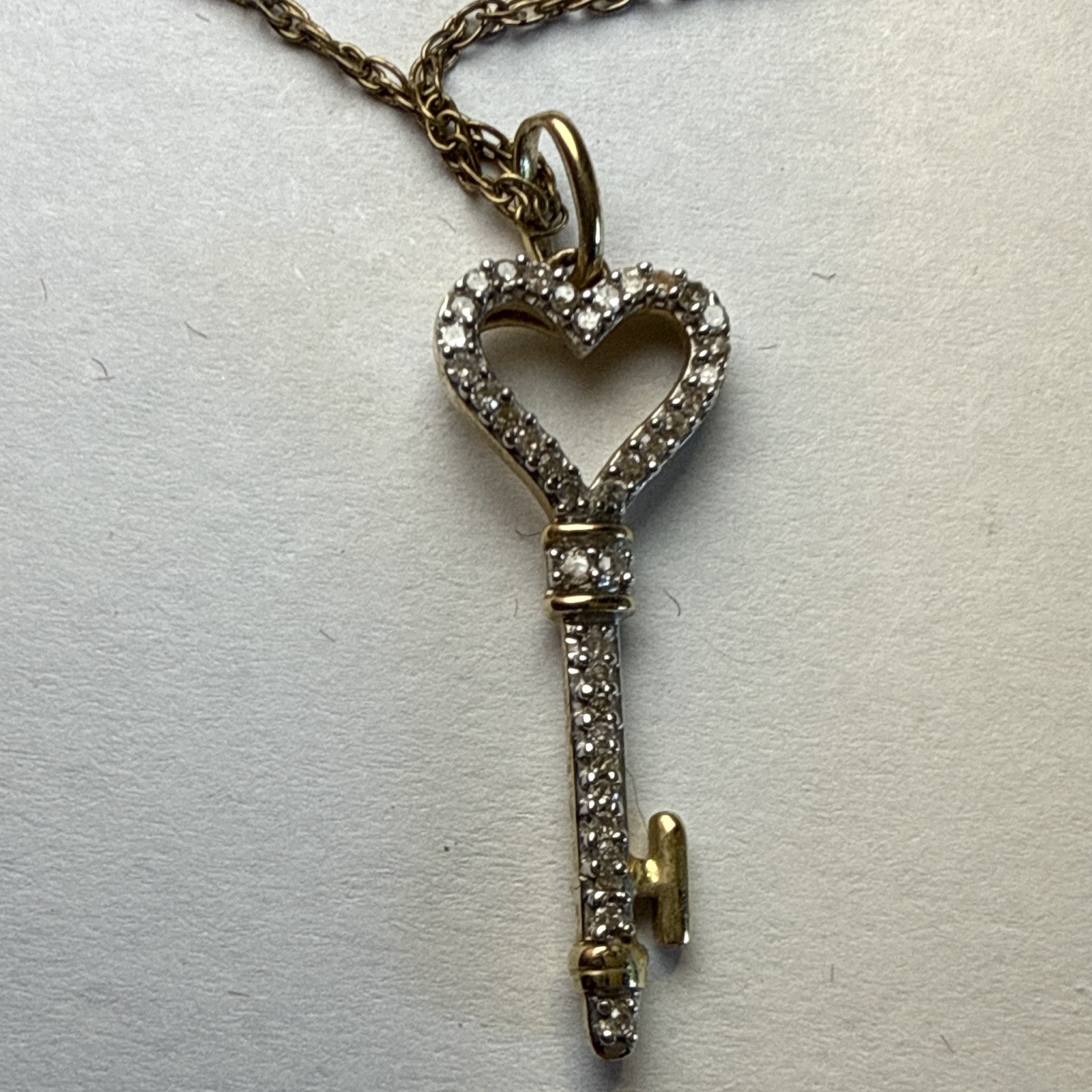 10K Yellow Gold Diamond Pavé Heart Key Charm Pendant Cable Necklace Signed