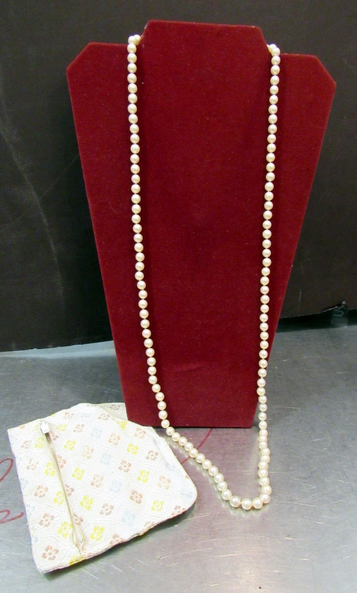 VINTAGE 34″ STRAND CULTURED PEARLS 6.4 TO 6.7 MM IN ZIPPED POUCH (EZS004465)