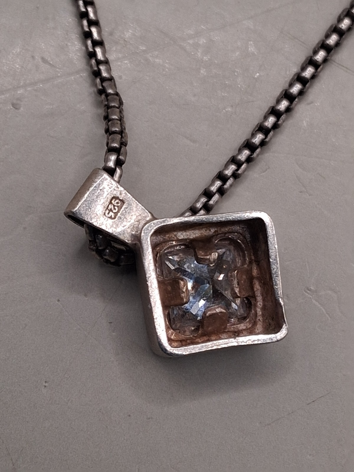 Sterling Silver Textured Crystal Pendant Box Chain Link Necklace 16″