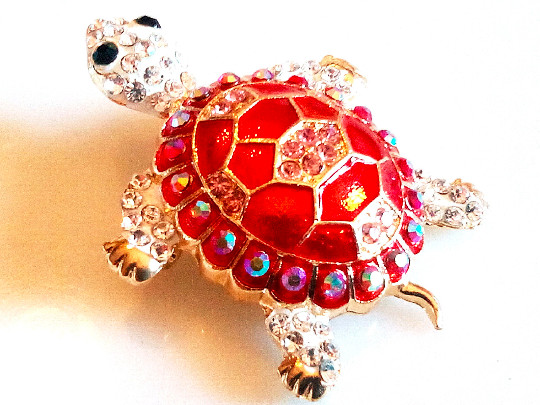 ENAMELED TURTLE PENDANT NECKLACE! Crystal Animal, Reptile, Charm, Accessory!