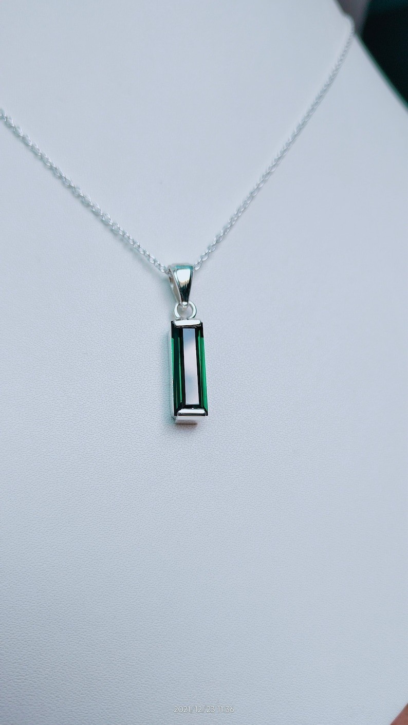 Natural Teal Green Sapphire 18 Ct 925 Silver Pendant Certified Loose Gemstone