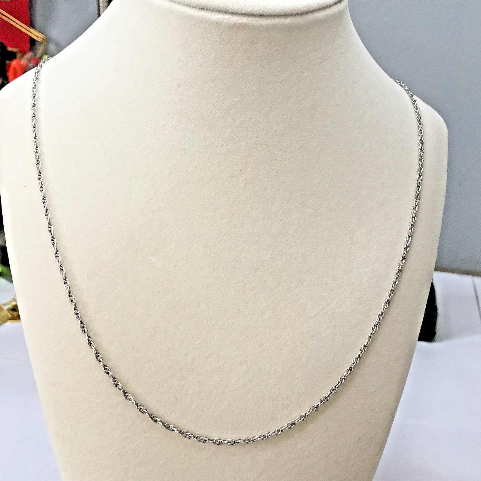 Vintage Sterling Silver Necklace 24” 2mm Twist Rope Wheat 4.85grams (Z14)