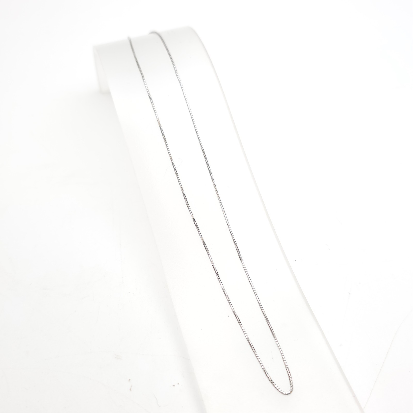 18ct White Gold Venetian Box Chain Necklace 16 Inch / 40cm