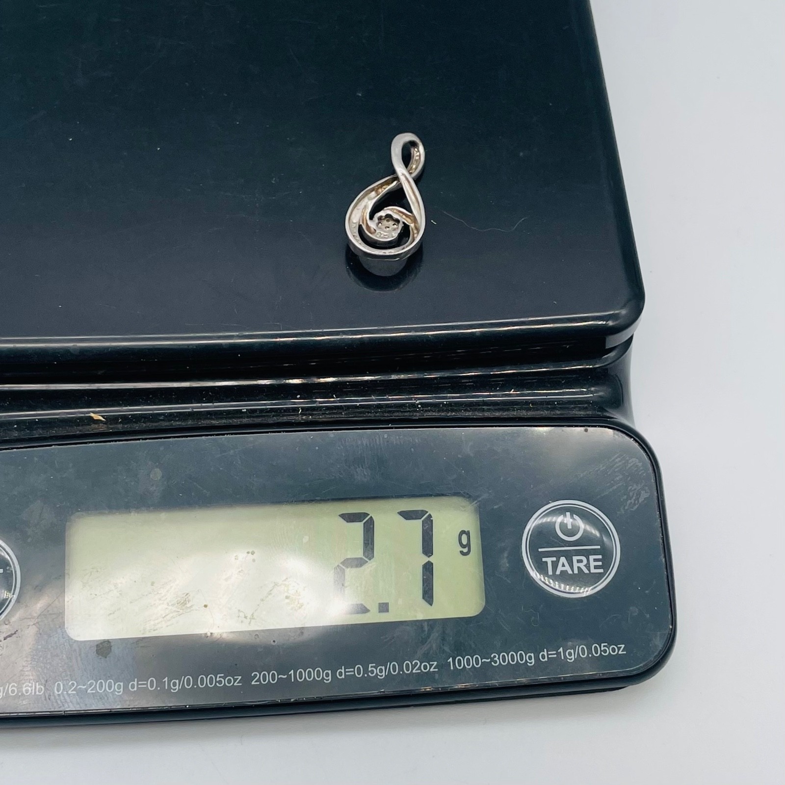 Sterling 925 Infinity Pendant Rihnestones 2.7g 1.25″ Unbranded