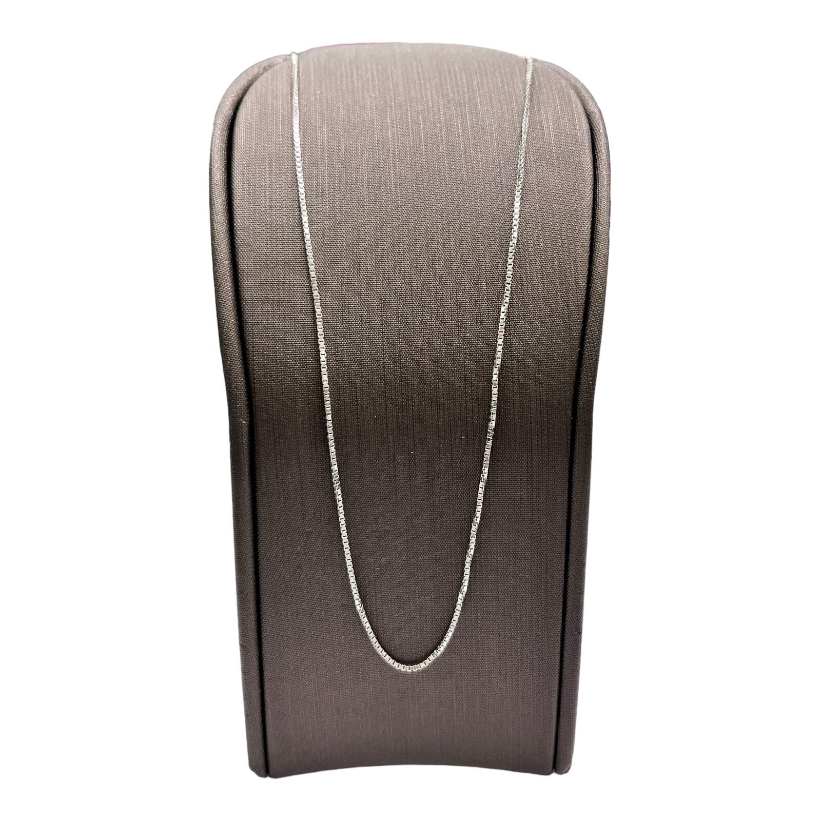 18ct 18K White Gold Italian Fine Box Link Chain Necklace 2.81 Grams 46cm. New
