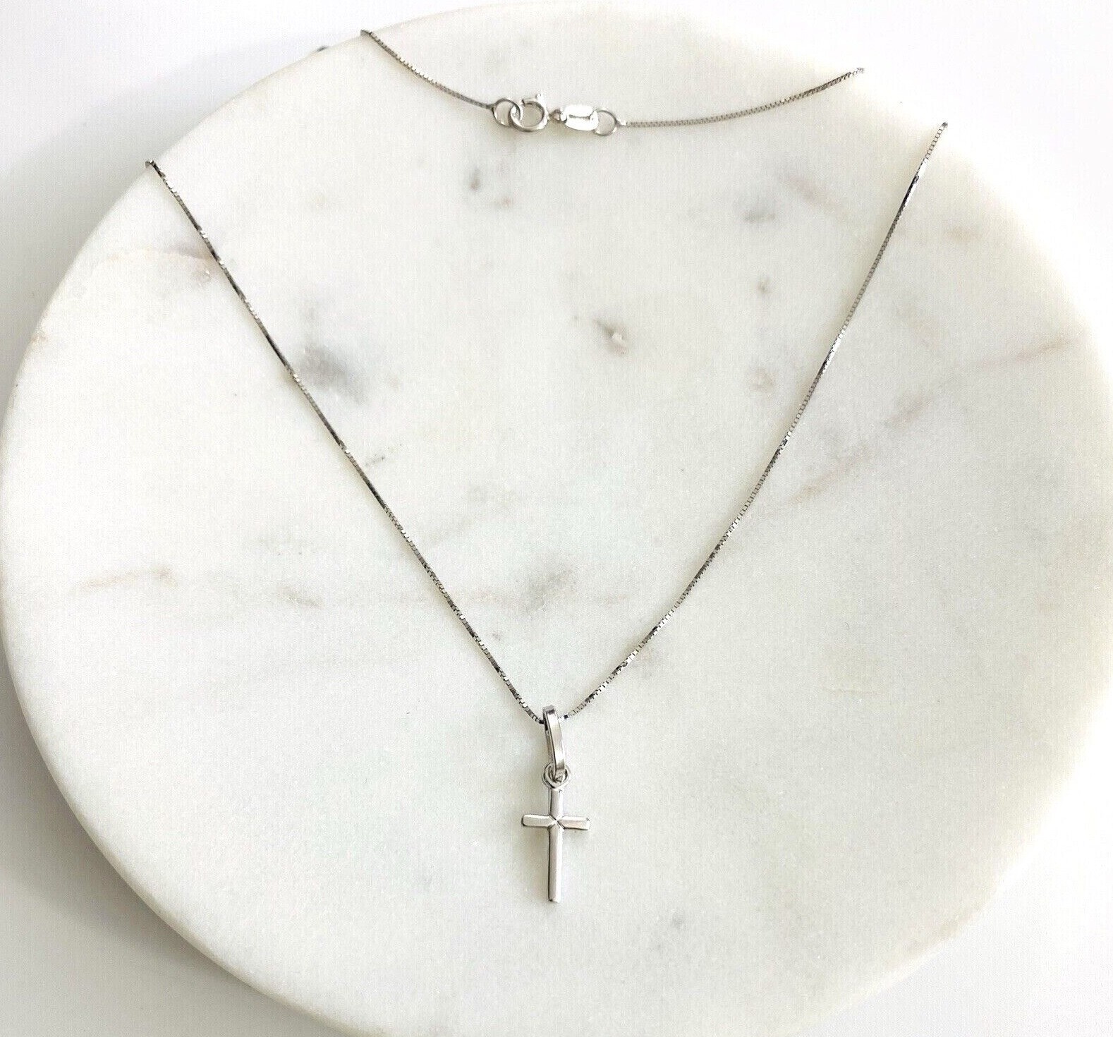 14k Solid White Gold 0.7″ Cross Pendant 14kt 0.5mm Box Chain 16″ 18” 20″- PT143W